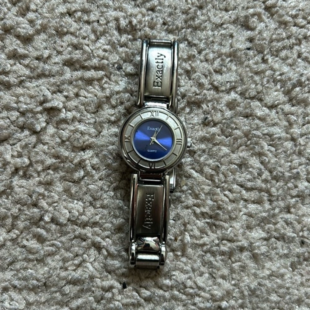 Exactly‎ men’s vintage deep blue silver watch size: S